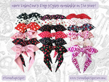 Load image into Gallery viewer, Valentine&#39;s Day Headband, Hearts Knotted Headband for Women or girls, Gifts for her, cotton bowband
